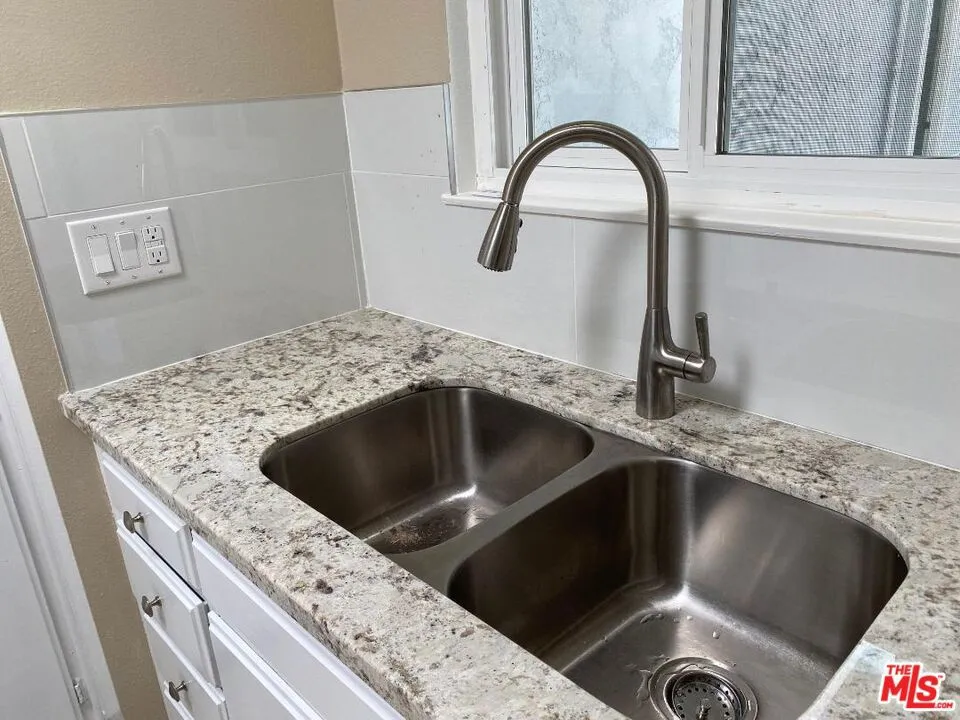 3501 Pear Blossom Avenue, Oceanside, California 92057 home-pic-6