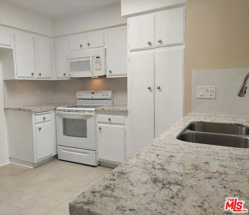 3501 Pear Blossom Avenue, Oceanside, California 92057 home-pic-1