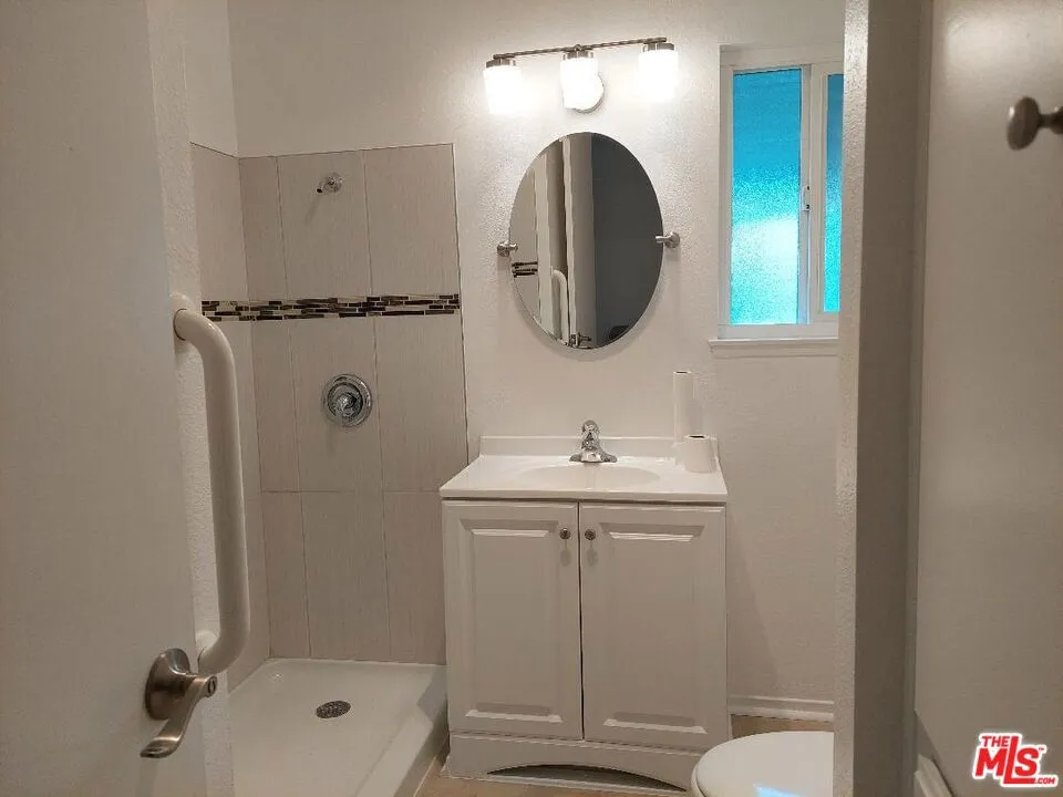 3501 Pear Blossom Avenue, Oceanside, California 92057 home-pic-3