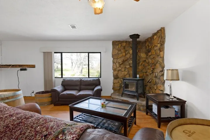 17895 Alps Drive, Tehachapi, California 93561