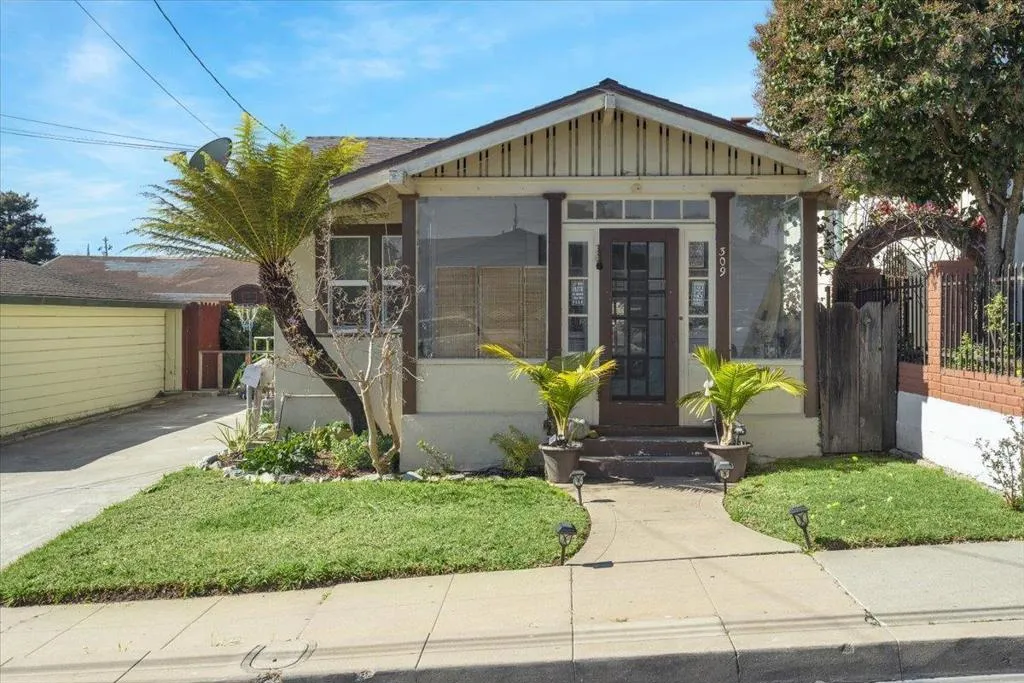 309 Jefferson Street, Watsonville, California 95076 home-pic-1