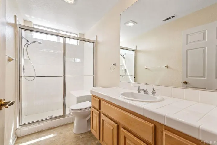 3325 Genoa Way 104, Oceanside, California 92056
