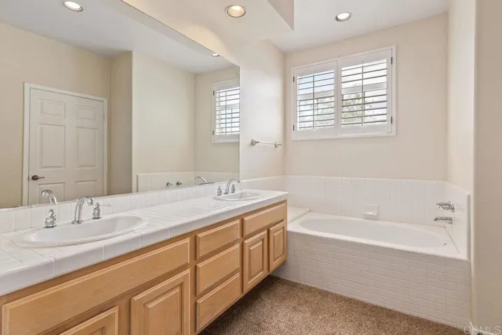 3325 Genoa Way 104, Oceanside, California 92056