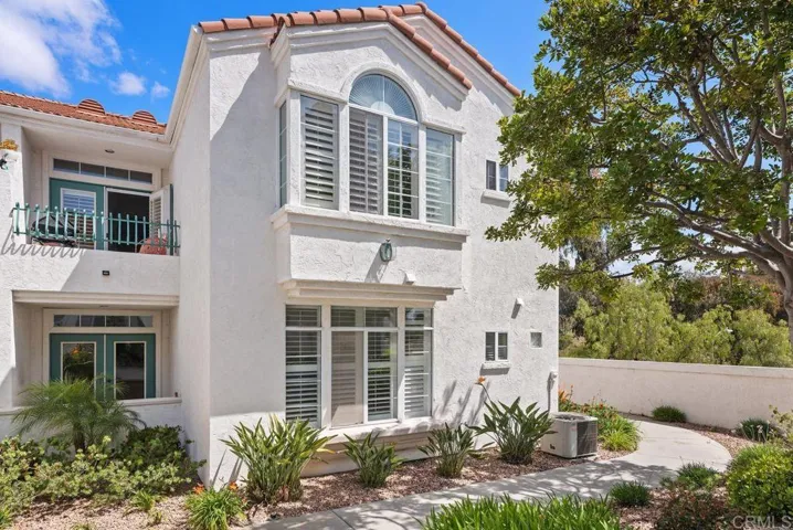 3325 Genoa Way 104, Oceanside, California 92056