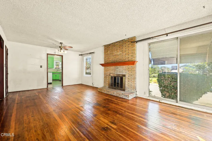 Linving Room to kitchen