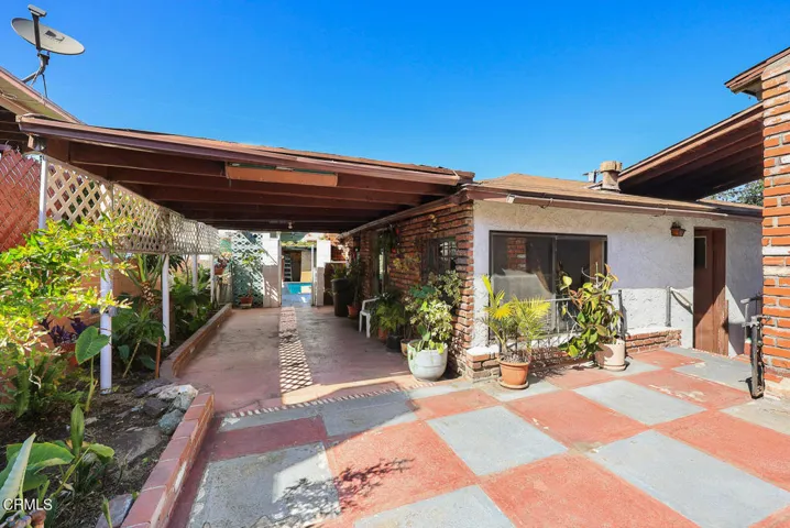 patio area to pool