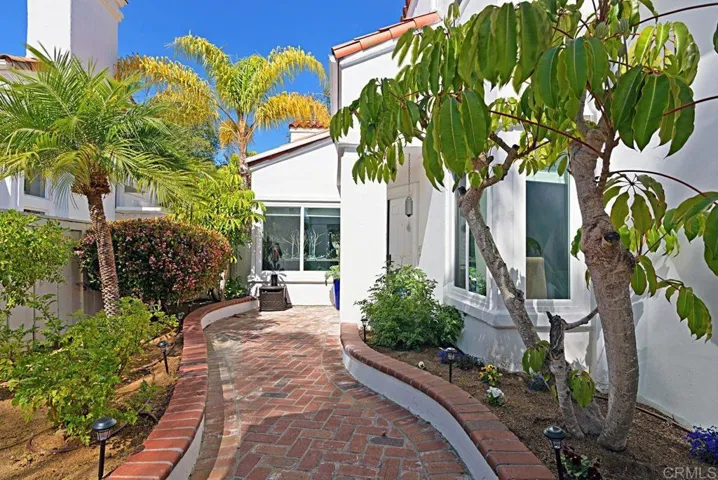4962 Lerkas Way, Oceanside, California 92056