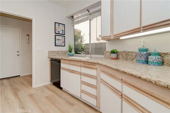 Love this "greenhouse" window at the sink!