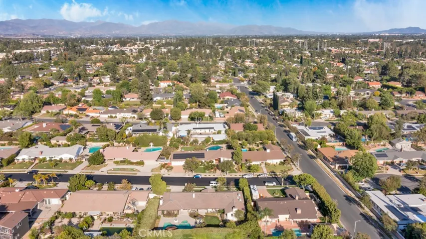 10115 Donna Avenue, Northridge, California 91324