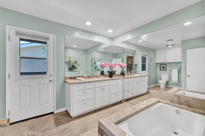 10115 Donna Avenue, Northridge, California 91324