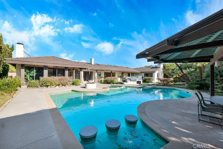 10115 Donna Avenue, Northridge, California 91324