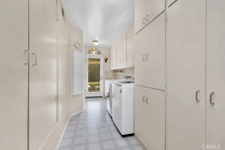10115 Donna Avenue, Northridge, California 91324