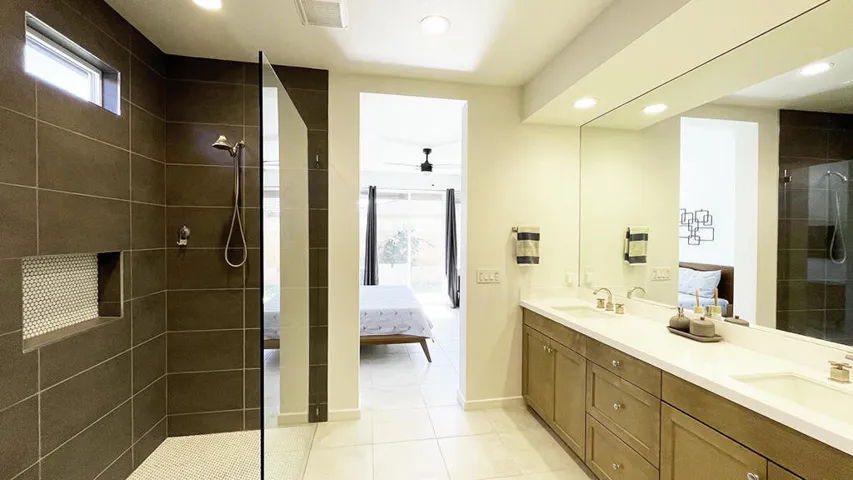Large primary bath
