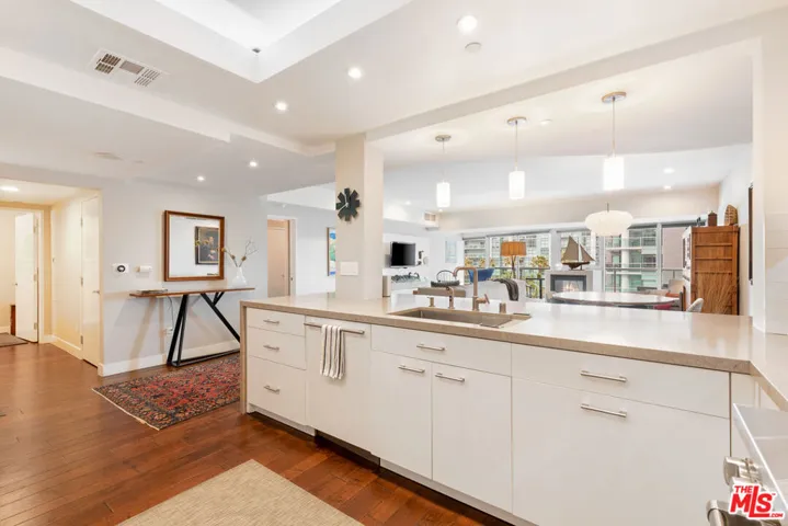 13600 Marina Pointe Drive 812, Marina Del Rey, California 90292