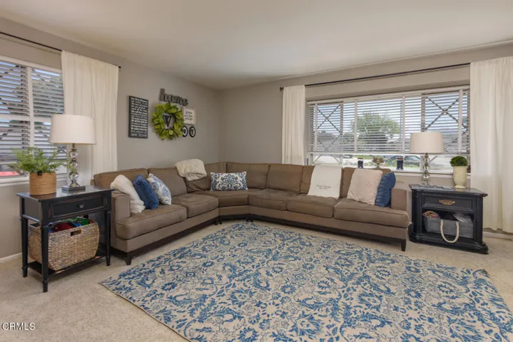 Living Room to front