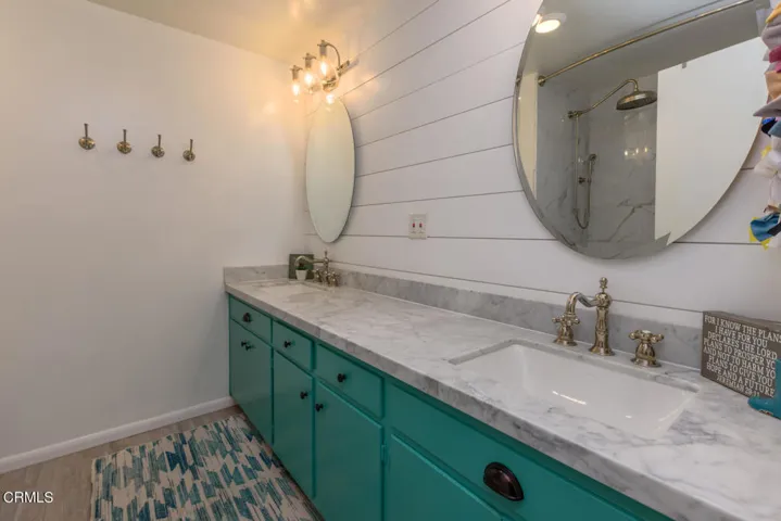 Upstairs Hall Bath