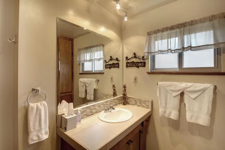 upper-bathroom-3_52018731885_o