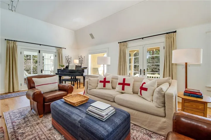 28216 N Shore Road, Lake Arrowhead, California 92352
