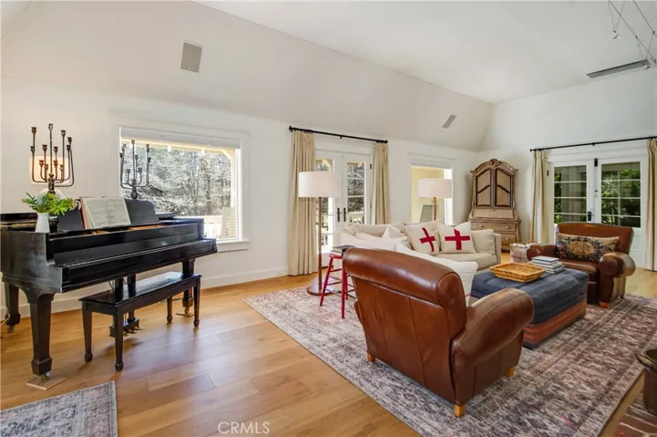 28216 N Shore Road, Lake Arrowhead, California 92352
