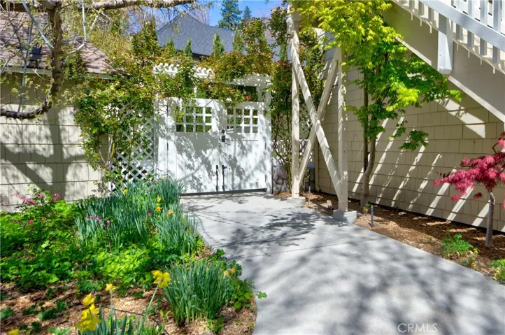 28216 N Shore Road, Lake Arrowhead, California 92352