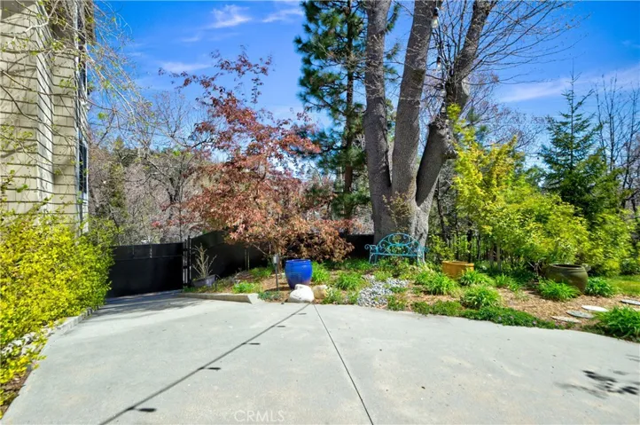 28216 N Shore Road, Lake Arrowhead, California 92352