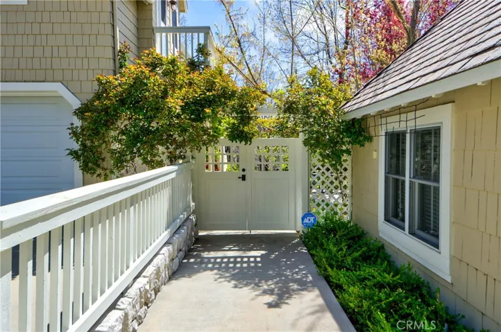 28216 N Shore Road, Lake Arrowhead, California 92352