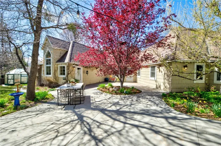 28216 N Shore Road, Lake Arrowhead, California 92352