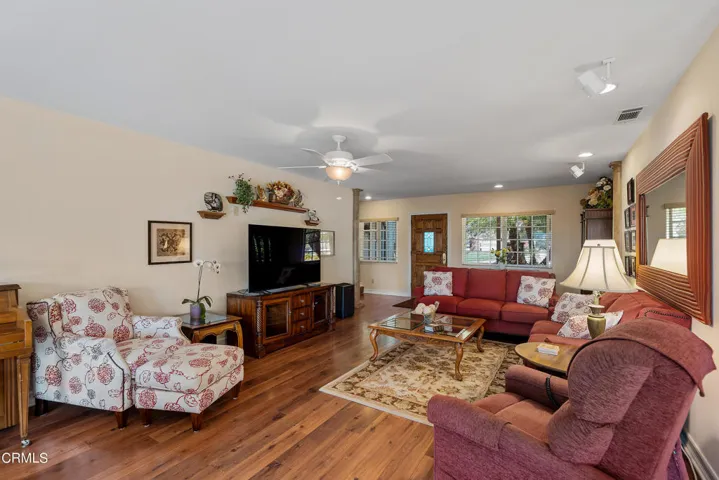 440 N Loop MLS-34