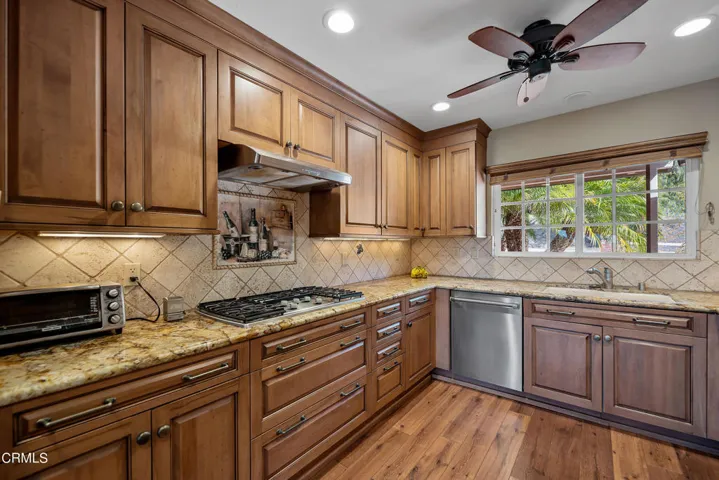 440 N Loop MLS-26
