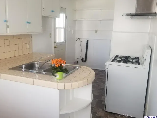 1309 A Cosmic Way, Glendale, California 91201