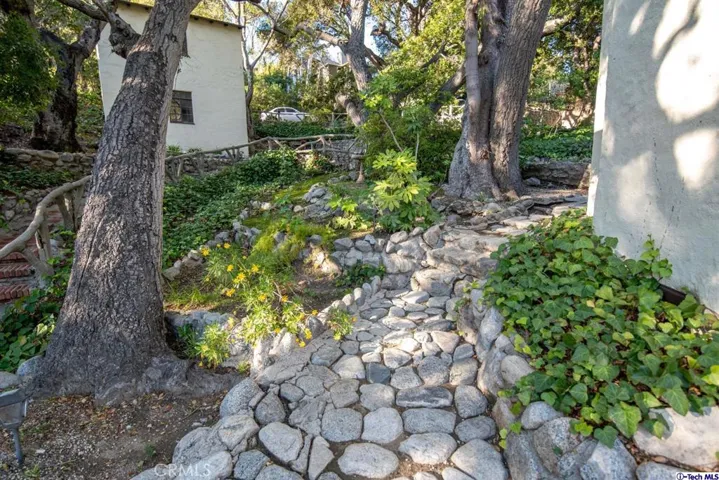 2980 Edmonton Road, Glendale, California 91206