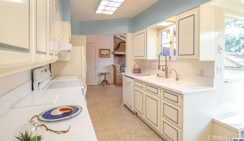 2980 Edmonton Road, Glendale, California 91206