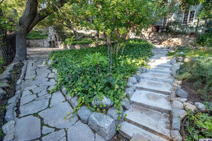 2980 Edmonton Road, Glendale, California 91206