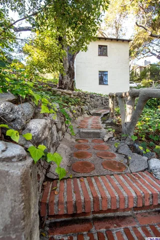 2980 Edmonton Road, Glendale, California 91206