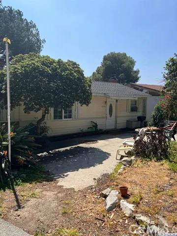 2820 Frances Avenue, La Crescenta, California 91214