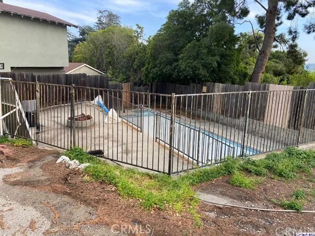 2820 Frances Avenue, La Crescenta, California 91214
