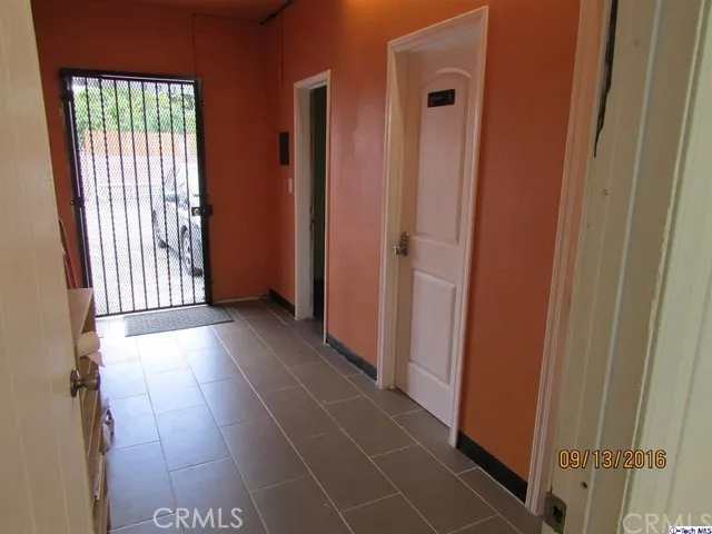 3514 W Victory Boulevard, Burbank, California 91505