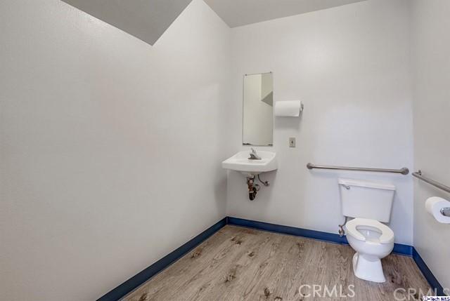 8041 Foothill Boulevard, Sunland, California 91040