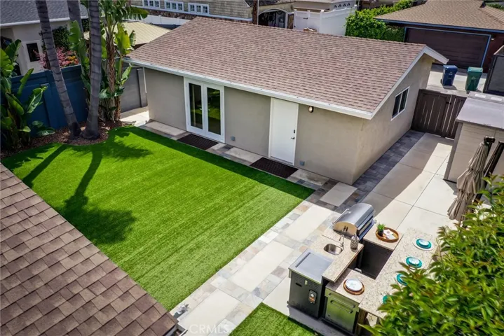 122 Adams Avenue, Huntington Beach, California 92648