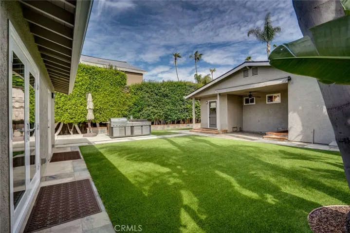 122 Adams Avenue, Huntington Beach, California 92648