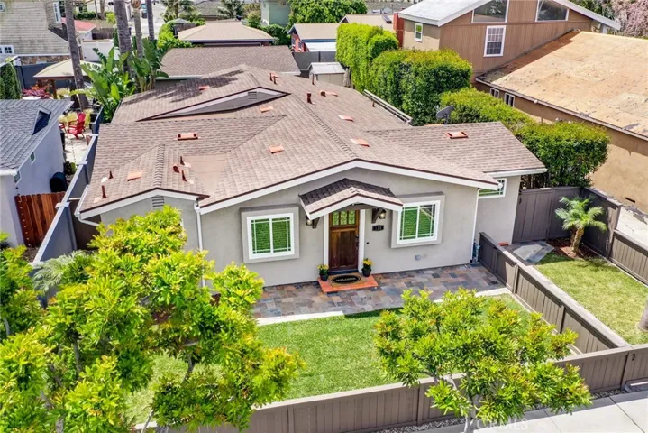 122 Adams Avenue, Huntington Beach, California 92648
