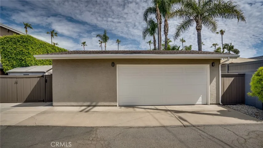 122 Adams Avenue, Huntington Beach, California 92648