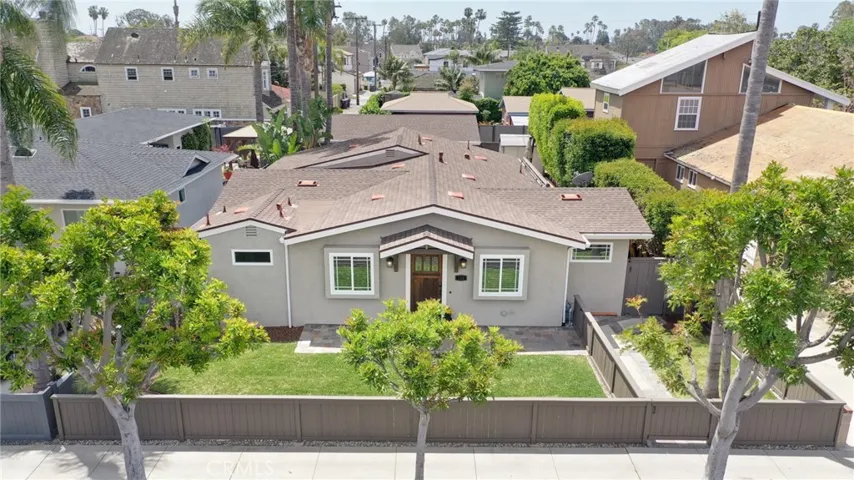 122 Adams Avenue, Huntington Beach, California 92648