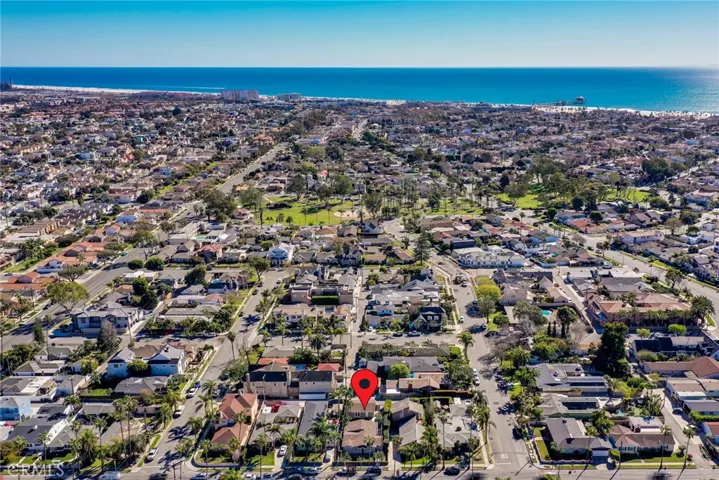 122 Adams Avenue, Huntington Beach, California 92648