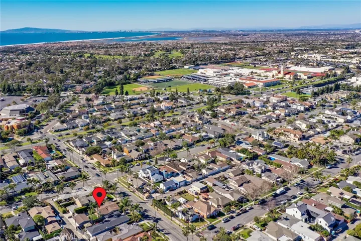 122 Adams Avenue, Huntington Beach, California 92648