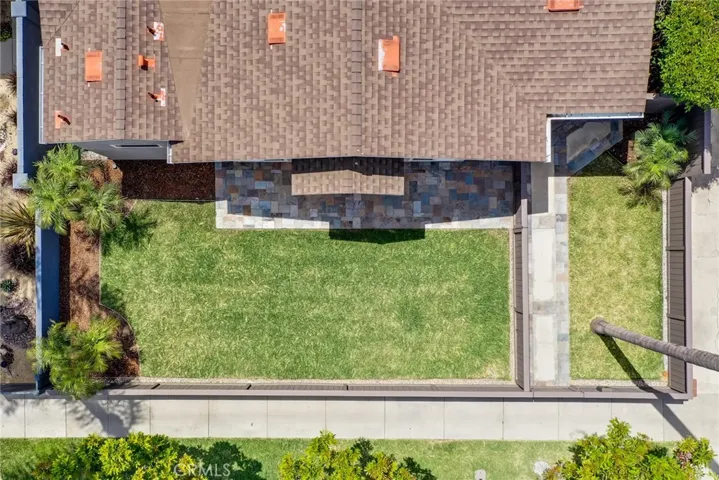 122 Adams Avenue, Huntington Beach, California 92648