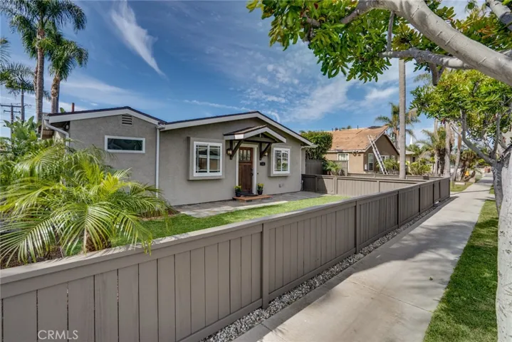 122 Adams Avenue, Huntington Beach, California 92648