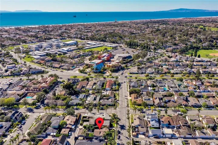 122 Adams Avenue, Huntington Beach, California 92648