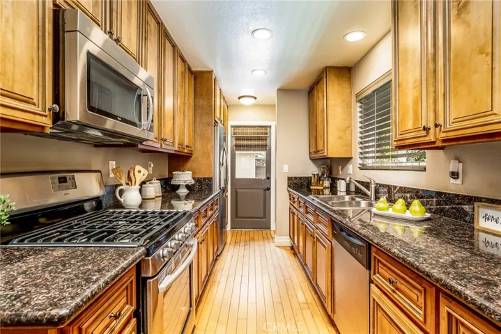 122 Adams Avenue, Huntington Beach, California 92648