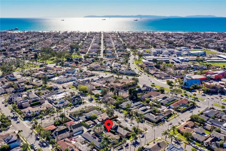 122 Adams Avenue, Huntington Beach, California 92648